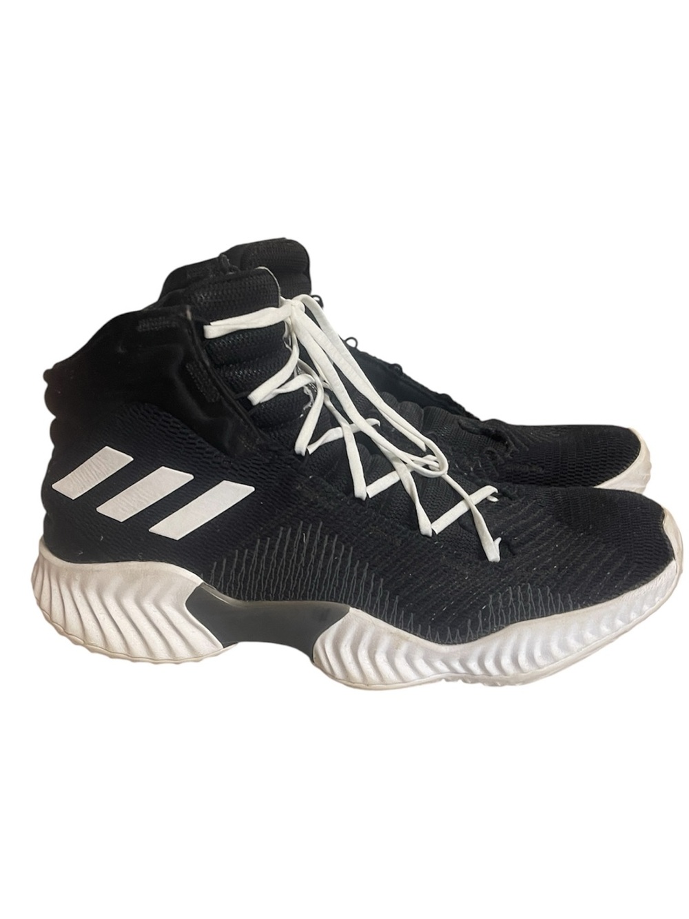 Adidas Pro Bounce (2018) basketball shoes